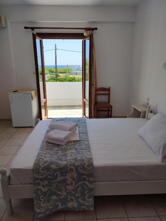 Afendra Hotel Skyros Exteriör bild
