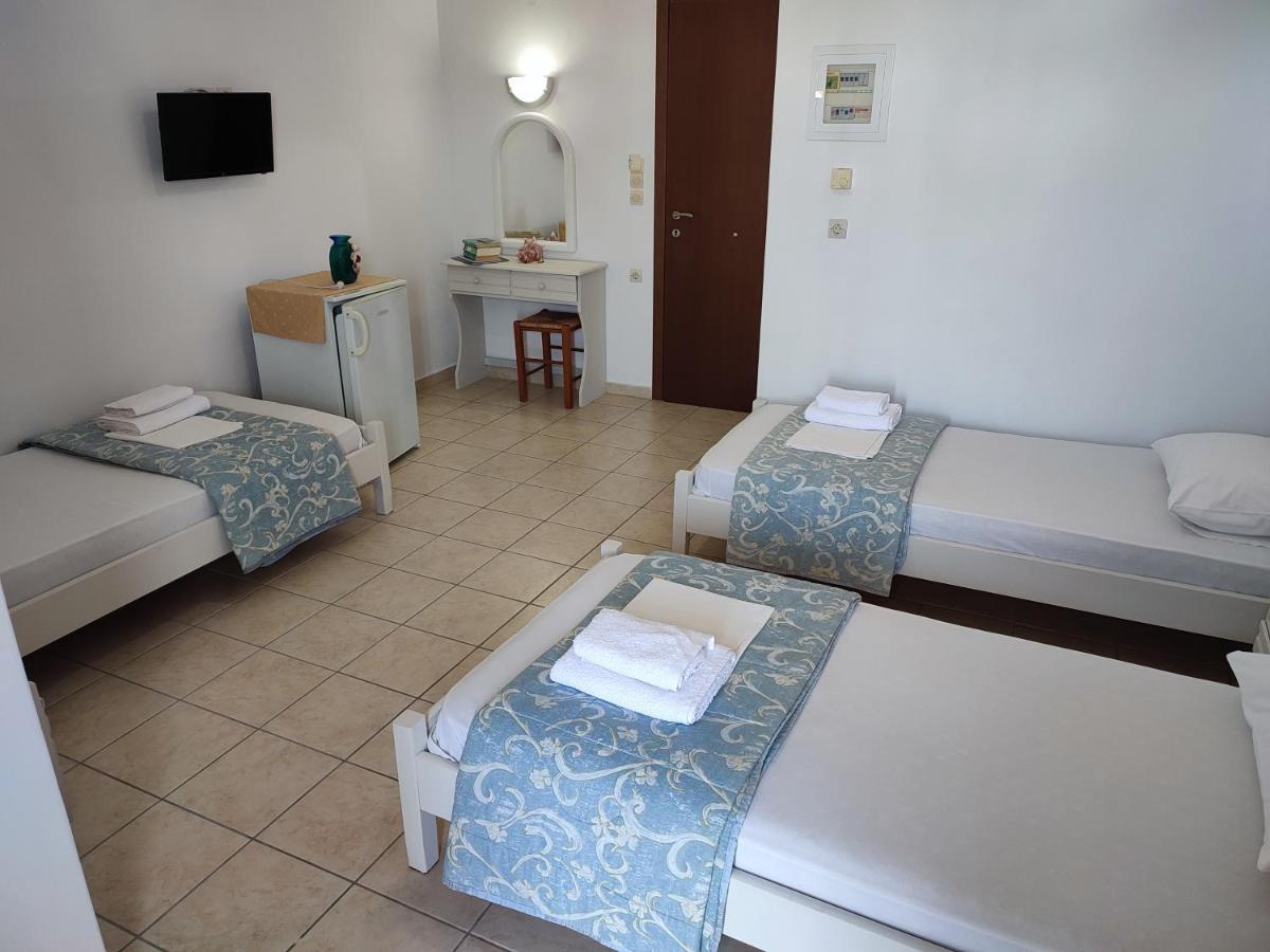 Afendra Hotel Skyros Exteriör bild