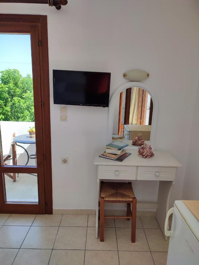 Afendra Hotel Skyros Exteriör bild