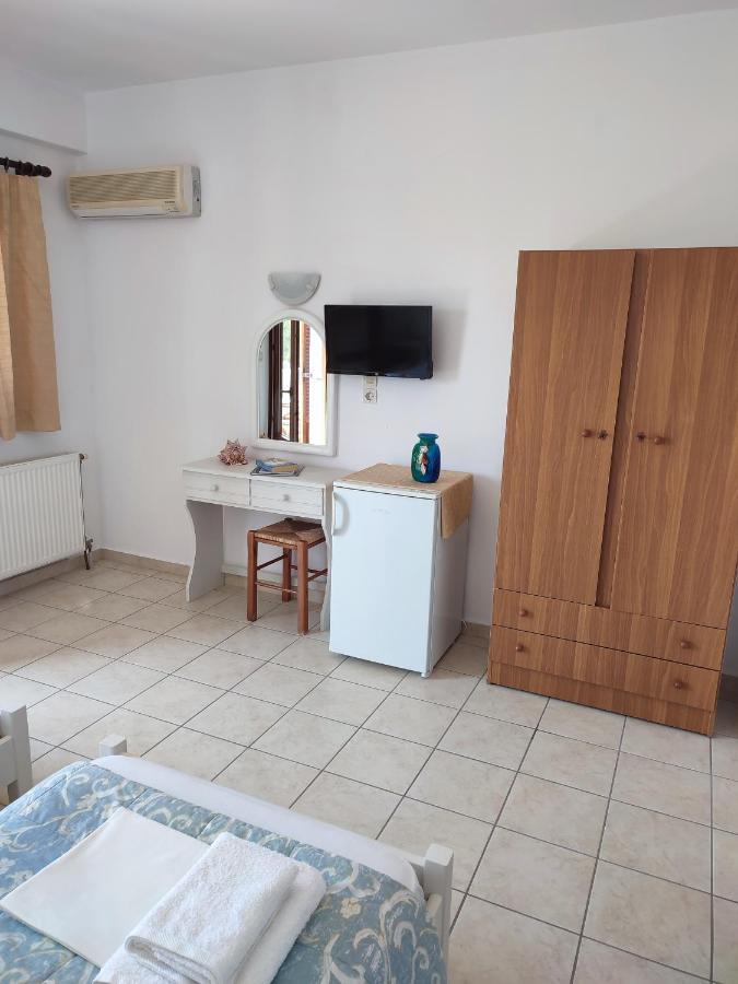 Afendra Hotel Skyros Exteriör bild