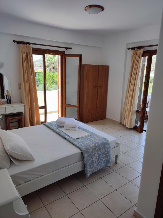 Afendra Hotel Skyros Exteriör bild
