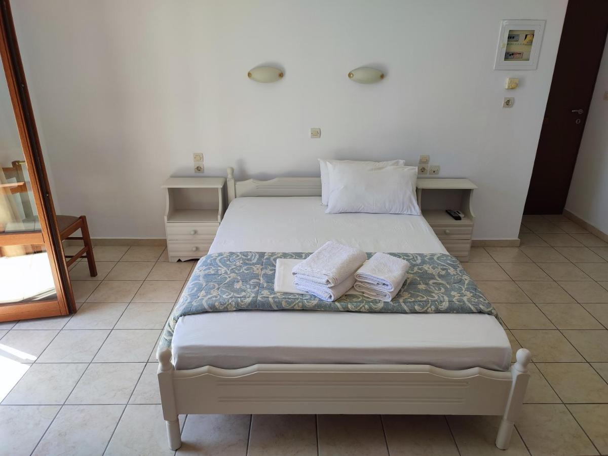 Afendra Hotel Skyros Exteriör bild